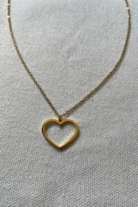 producto-collar-corazon-dorado2