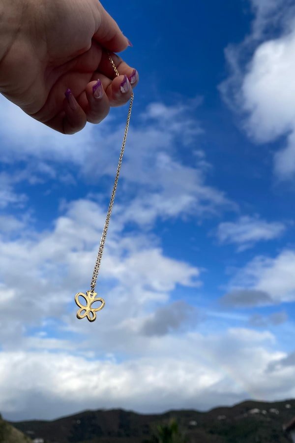 producto-collar-mariposa-dorada